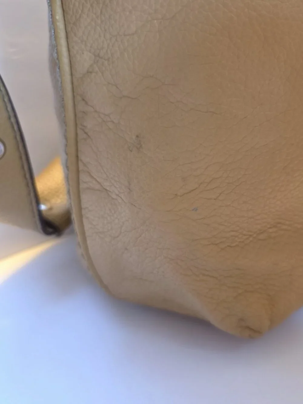Tignanello Pebbled Leather Hobo Shoulder Bag Tan Adjustable Strap